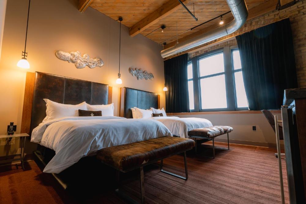 Custom Deluxe Queen Room interior